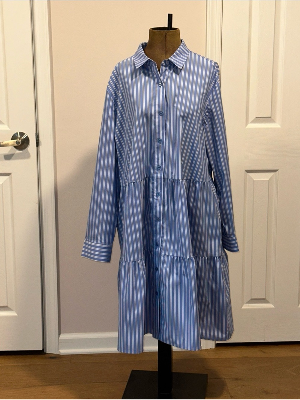 Chico’s Blue & White Striped Button-Down Tiered Shirt Dress size 4 US 20 - Picture 2 of 11